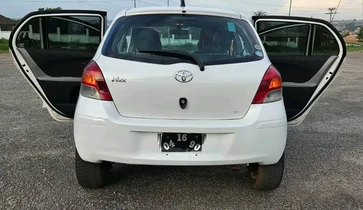 Toyota Yaris vitz 2008