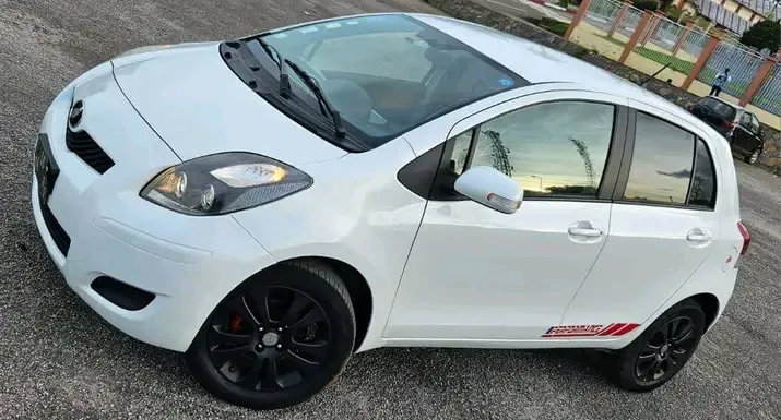 Toyota Yaris vitz 2008