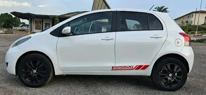 Toyota Yaris vitz 2008