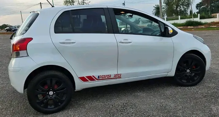 Toyota Yaris vitz 2008