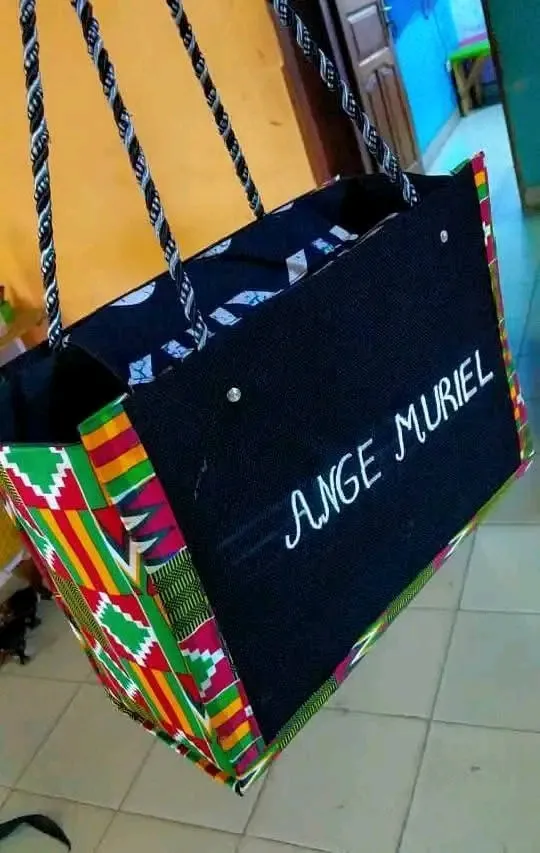 💖 À toutes les mamans, à toutes les femmes… ce sac est un hommage.