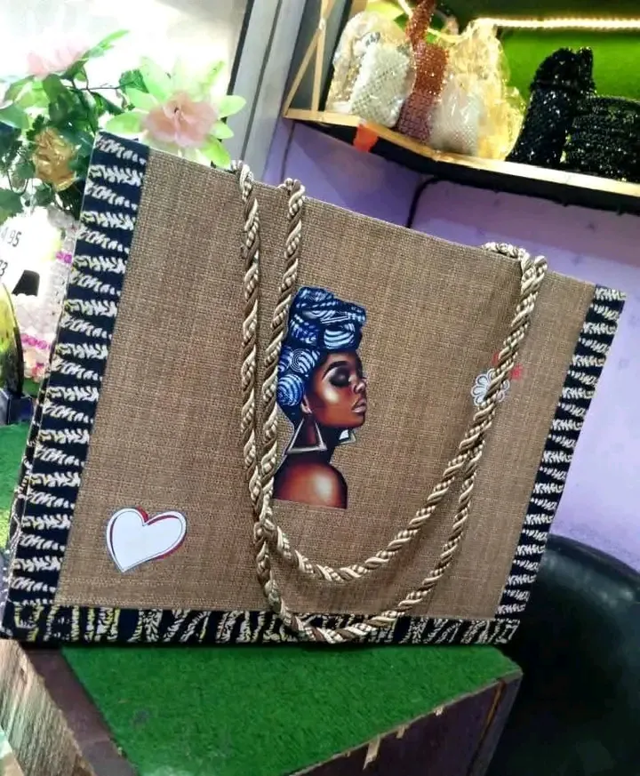 💖 À toutes les mamans, à toutes les femmes… ce sac est un hommage.