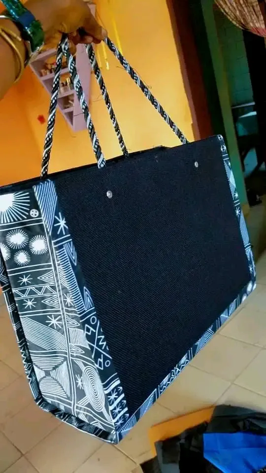 💖 À toutes les mamans, à toutes les femmes… ce sac est un hommage.