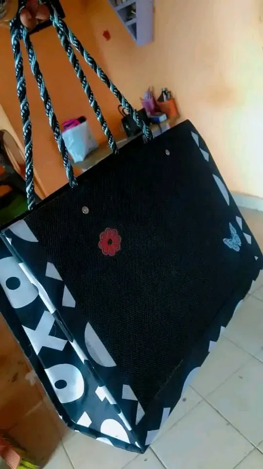 💖 À toutes les mamans, à toutes les femmes… ce sac est un hommage.