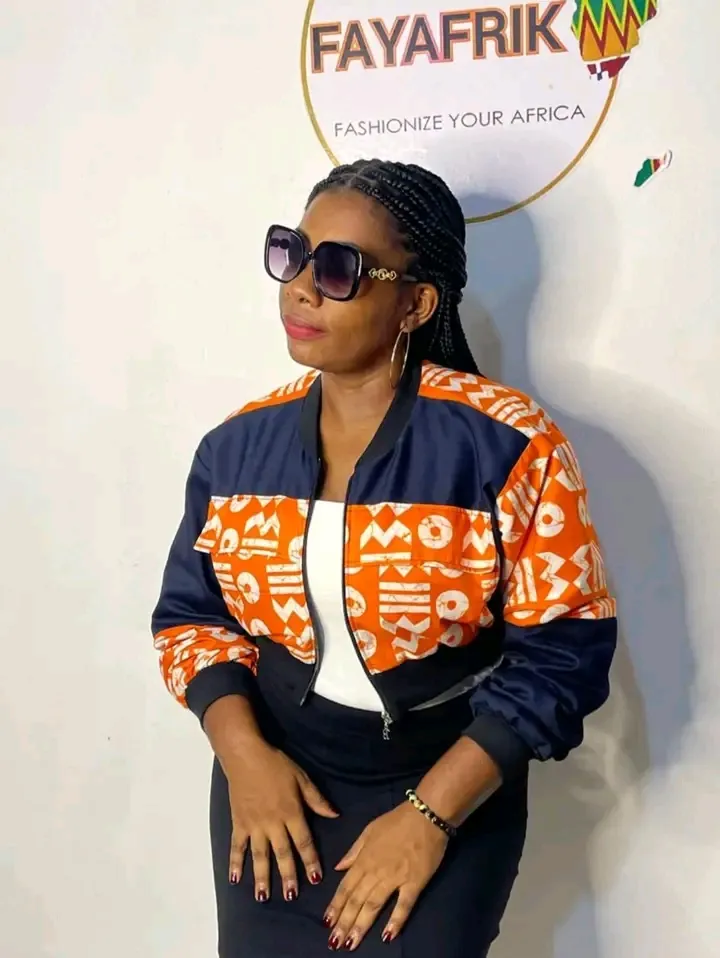 Image de 🔥 l’unique Bomber crop qui affine votre taille et sublime vos formes en un instant. ✨