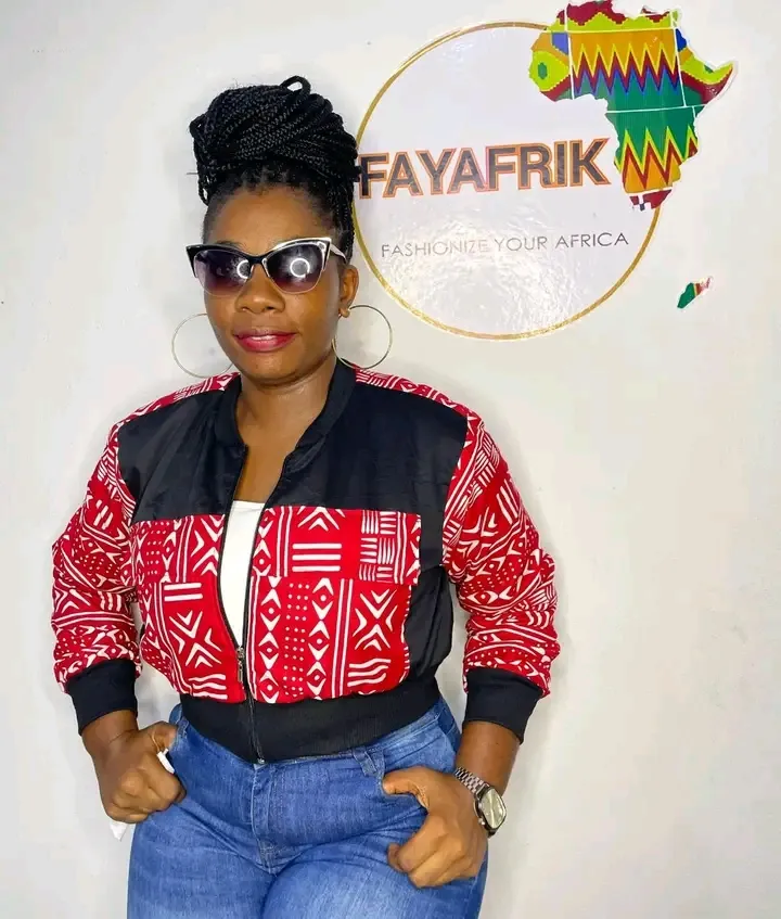 🔥 l’unique Bomber crop qui affine votre taille et sublime vos formes en un instant. ✨