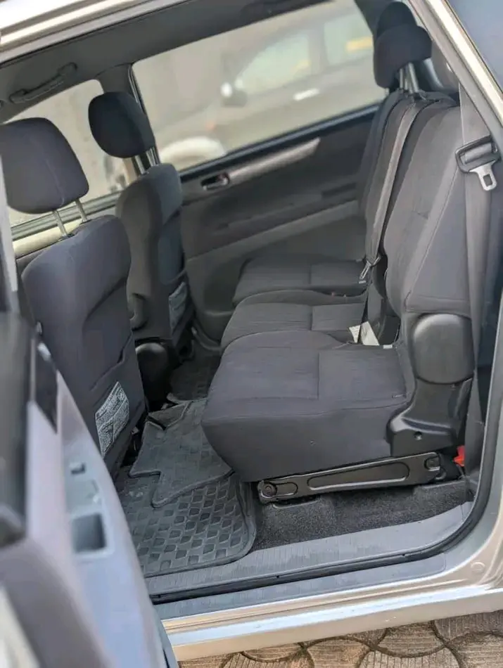 Avensis verso
